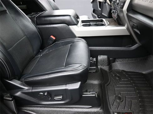 Used 2019 Ford F250 Lariat image 24