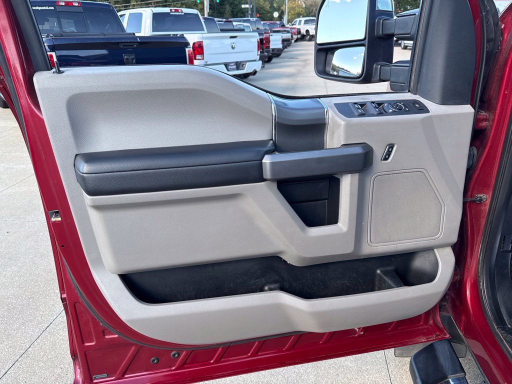 Used 2017 Ford F250 XLT w/ XLT Premium Package AWD/4WD image 23