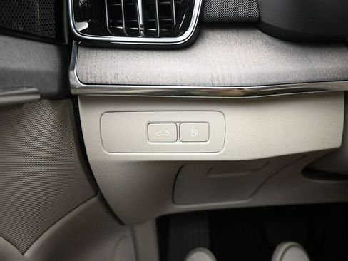 New 2026 Volvo XC90 T8 Ultra w/ Protection Package Premier AWD/4WD image 29