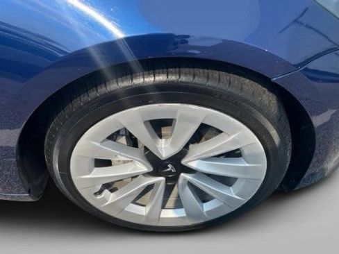 Used 2022 Tesla Model 3 Long Range AWD/4WD image 5