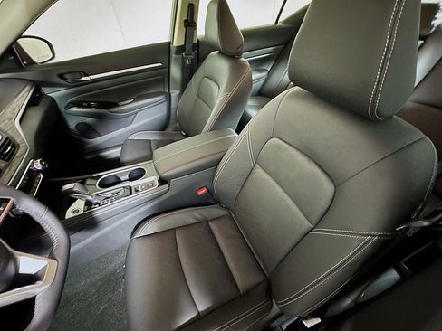 New 2025 Nissan Altima 2.5 SL image 11