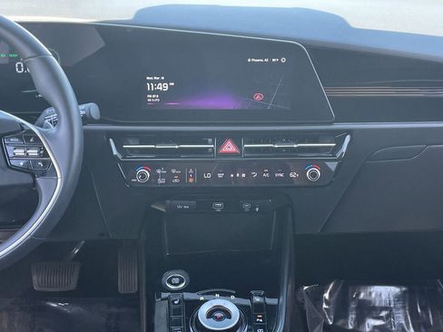 Used 2023 Kia Niro EX image 14