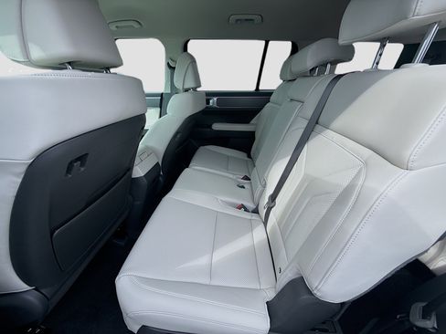 New 2026 Hyundai Santa Fe SEL FWD image 17