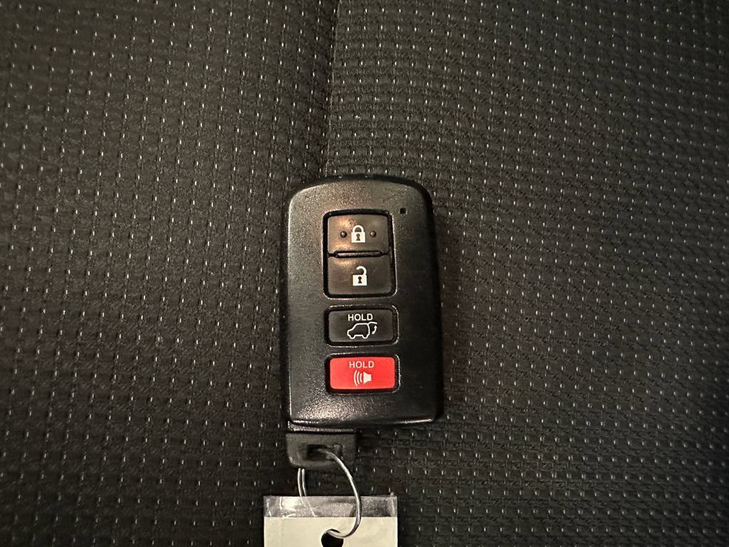 Used 2018 Toyota RAV4 Adventure AWD/4WD image 17