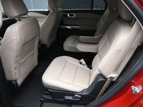 Used 2021 Ford Explorer XLT w/ Equipment Group 202A image 22