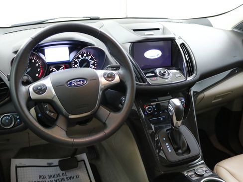 Used 2016 Ford Escape Titanium image 2