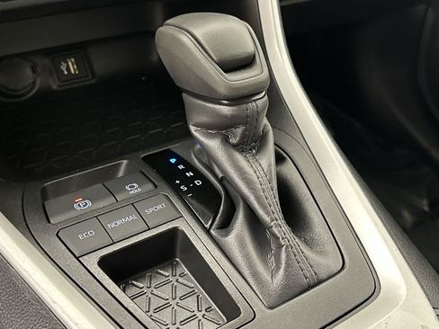 Used 2025 Toyota RAV4 XLE image 20