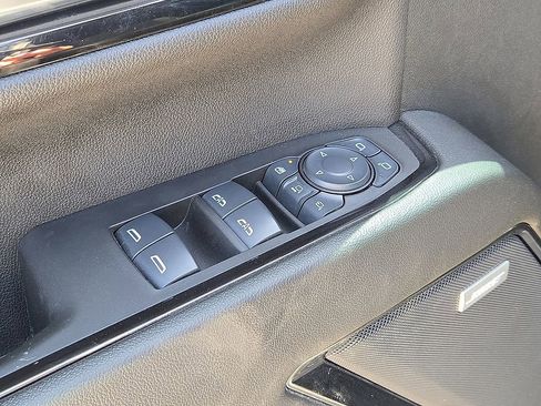 Used 2025 GMC Sierra 2500 AT4 w/ AT4 Premium Plus Package AWD/4WD image 22