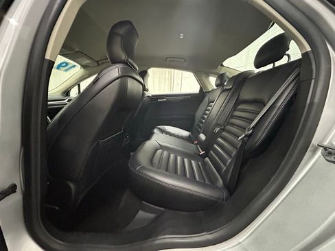 Used 2019 Ford Fusion SEL image 28