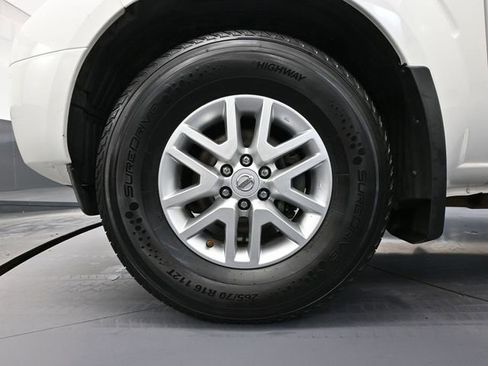 Used 2015 Nissan Frontier SV image 15