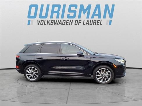 Used 2022 Lincoln Corsair Grand Touring image 2