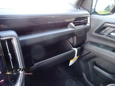 New 2026 GMC Yukon XL Elevation image 28