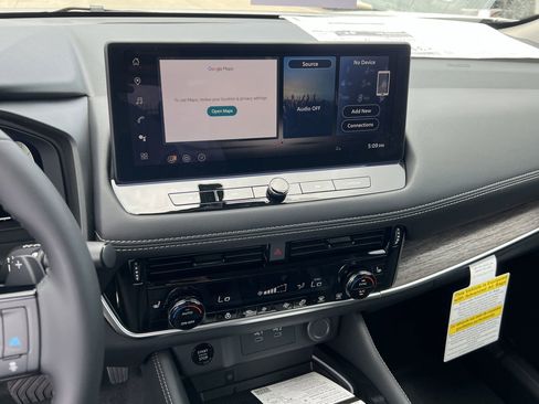 New 2026 Nissan Rogue Platinum AWD/4WD image 10