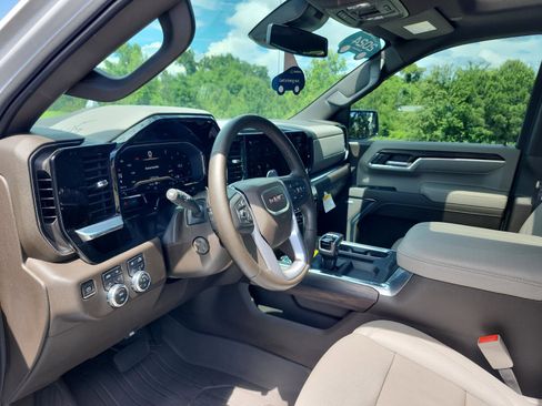 Certified 2024 GMC Sierra 1500 SLT w/ SLT Premium Plus Package AWD/4WD image 18