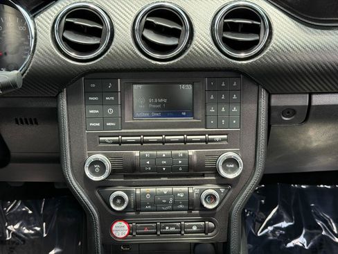 Used 2017 Ford Mustang Coupe RWD image 22