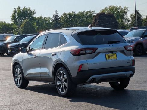 Used 2023 Ford Escape Platinum AWD/4WD image 5