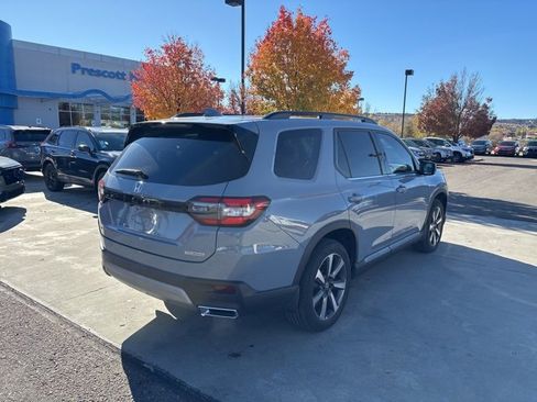 Certified 2024 Honda Pilot Touring image 6