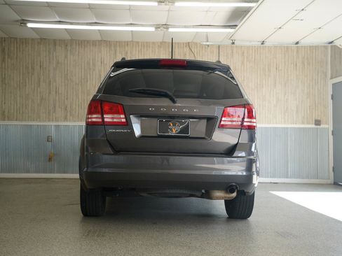 Used 2019 Dodge Journey SE FWD image 8