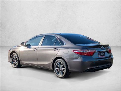 Used 2017 Toyota Camry SE image 8