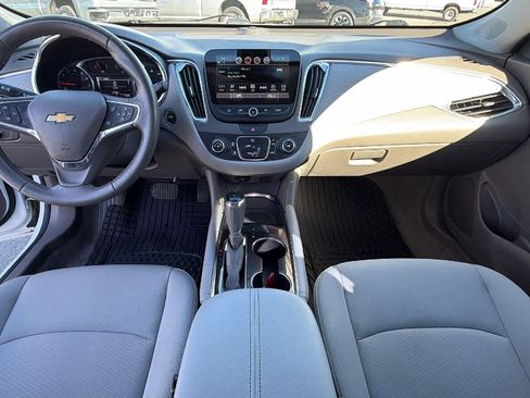 Used 2018 Chevrolet Malibu LT FWD image 26