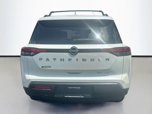 Used 2023 Nissan Pathfinder SV AWD/4WD image 6