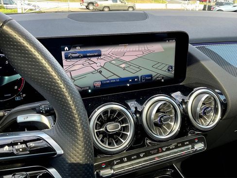 Used 2025 Mercedes-Benz GLA 35 AMG 4MATIC image 6