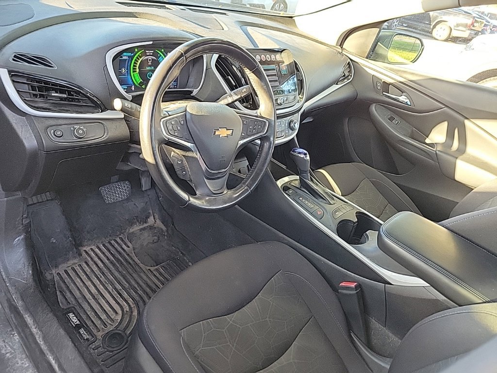Used 2017 Chevrolet Volt LT w/ Comfort Package FWD image 7