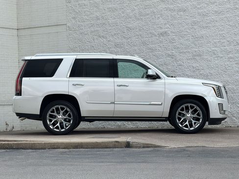 Used 2018 Cadillac Escalade Platinum AWD/4WD image 8
