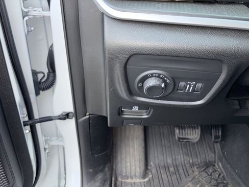 Used 2024 Jeep Grand Cherokee Laredo X w/ Luxury Tech Group I image 13