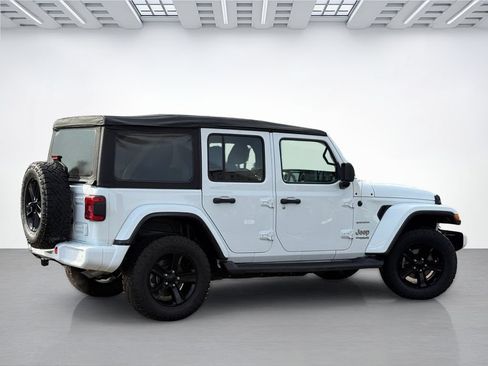 Used 2019 Jeep Wrangler Unlimited Sahara AWD/4WD image 6