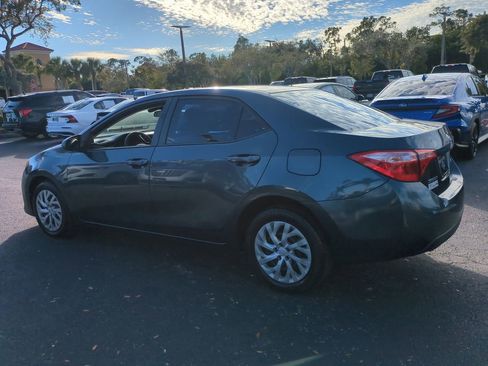 Used 2018 Toyota Corolla LE image 6