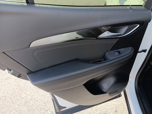 Used 2025 Buick Envision Preferred image 19