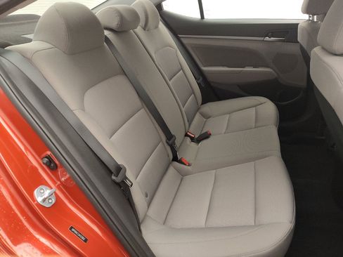 Used 2018 Hyundai Elantra SEL FWD image 19