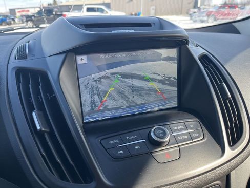 Used 2017 Ford Escape SE w/ Equipment Group 201A image 18