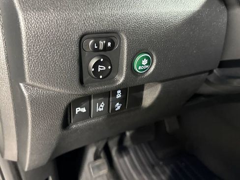 Certified 2017 Honda Pilot Touring image 19