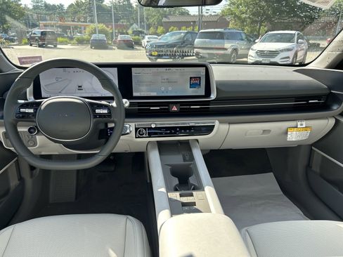 Used 2024 Hyundai Ioniq 6 SEL image 17