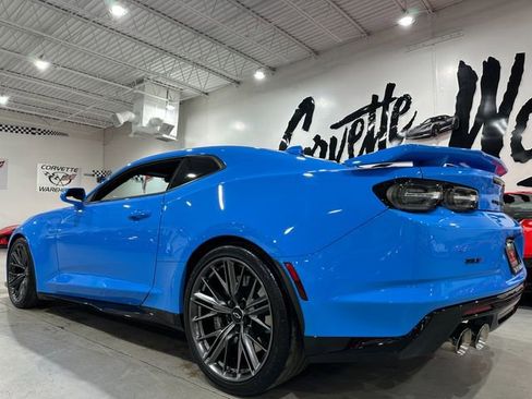 Used 2022 Chevrolet Camaro ZL1 RWD image 3