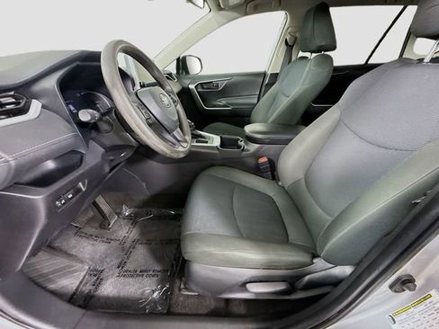 Certified 2025 Toyota RAV4 LE FWD image 21