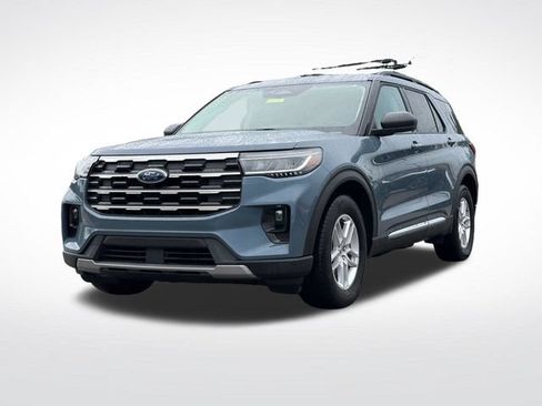 Used 2025 Ford Explorer Active w/ Active Comfort Package RWD image 32