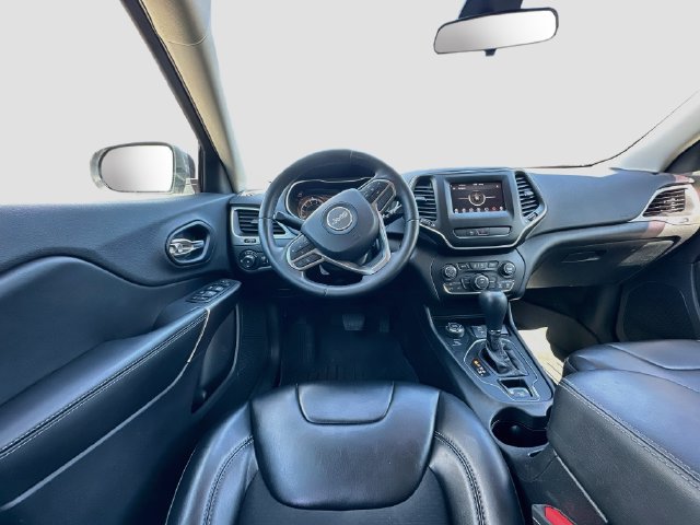 Used 2019 Jeep Cherokee Latitude Plus w/ Trailer Tow Group AWD/4WD image 21