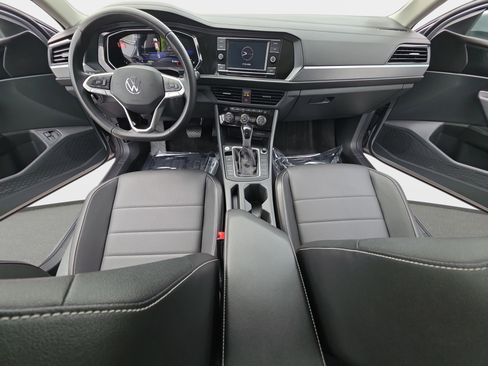 Used 2023 Volkswagen Jetta SE w/ Panoramic Sunroof Package FWD image 9