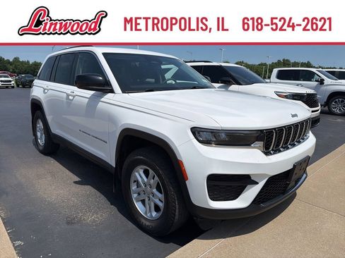 Used 2023 Jeep Grand Cherokee Laredo w/ Luxury Tech Group I AWD/4WD image 5