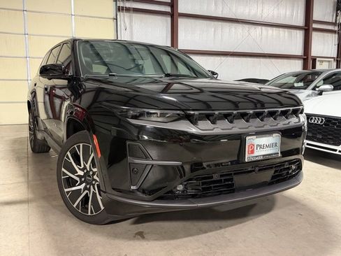 Used 2025 Jeep Wagoneer S Limited image 1