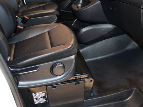 Used 2023 Mercedes-Benz Metris Passenger image 50