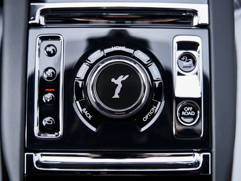 Used 2026 Rolls-Royce Cullinan AWD/4WD image 71