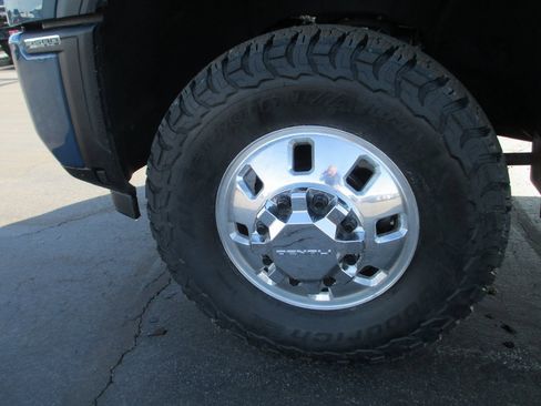 Used 2025 GMC Sierra 3500 Denali w/ Denali Reserve Package image 16