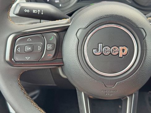 Used 2024 Jeep Wrangler Unlimited AWD/4WD image 20