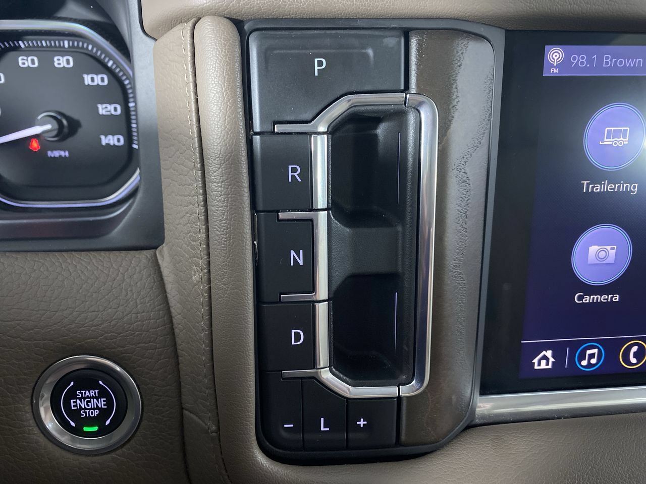 Certified 2021 GMC Yukon XL Denali w/ Denali Premium Package AWD/4WD image 8