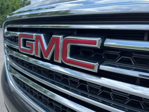 Used 2018 GMC Acadia SLT AWD/4WD image 4