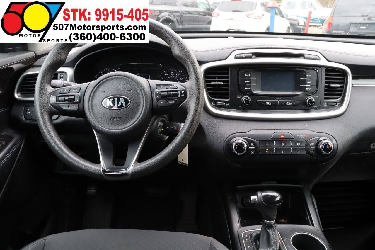 Used 2017 Kia Sorento AWD image 9